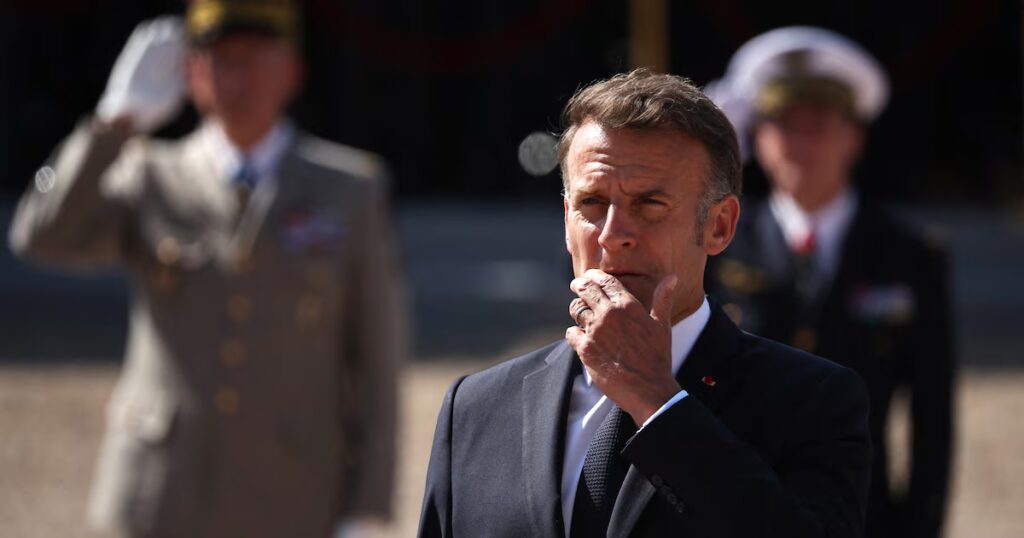 Emmanuel Macron anticipe l’élection présidentielle de 2027, Édouard Philippe réagit.