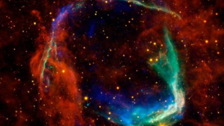 Dark energy continue d’accélérer l’expansion de l’univers, apaisant les astronomes.
