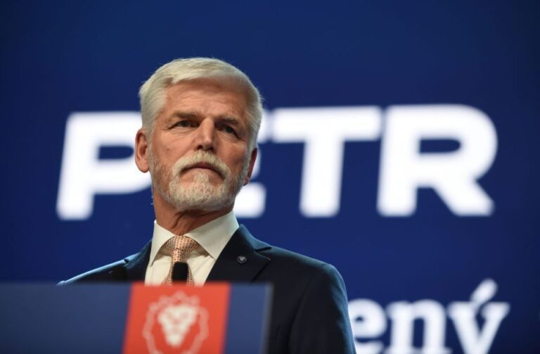 Le président tchèque relance le débat sur l’adoption de l’euro dans le pays.