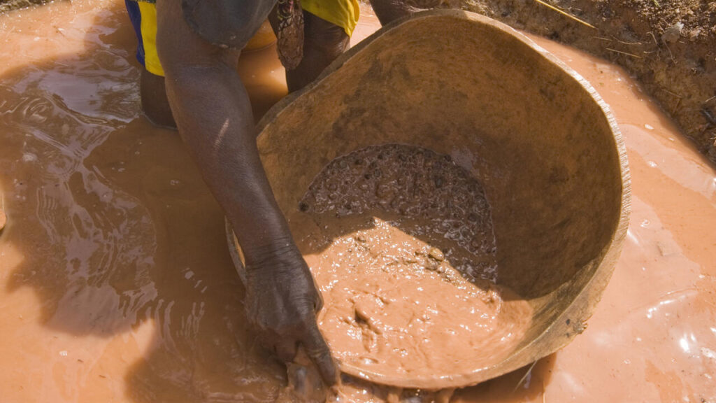 La Guinée interdit l’exportation de l’or brut de ses mines pour des raisons économiques.