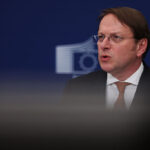 Olivér Várhelyi face à des défis au sein de l’UE après son rôle auprès d’Orbán.