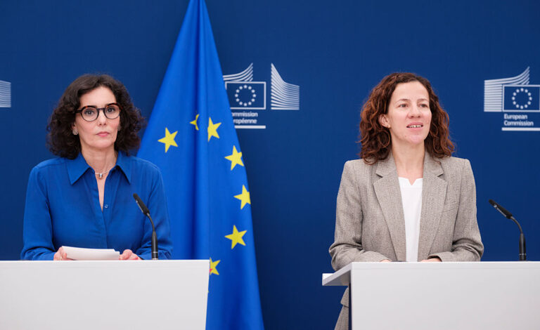 La Commission évoque des fonds pour l’avortement, sans soutenir « Ma voix, mon choix »