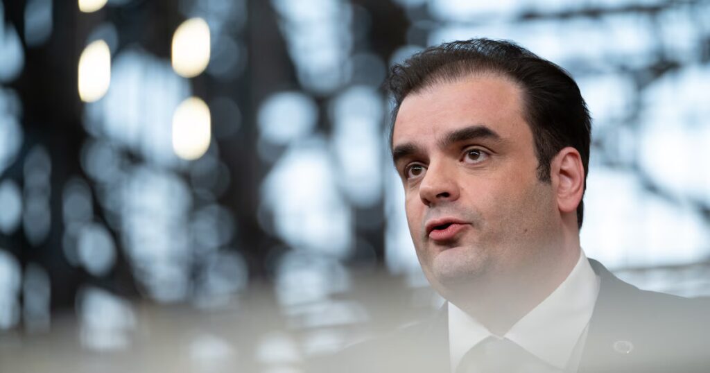 Kyriakos Pierrakakis : le coût élevé du populisme pour l’économie grecque