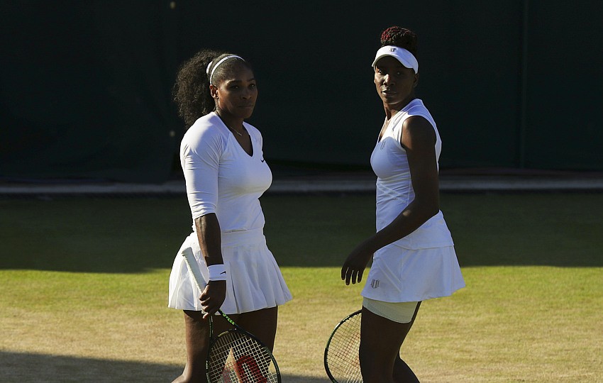 Retour des sœurs Williams en double à Wimbledon, un événement marquant pour le tennis féminin.