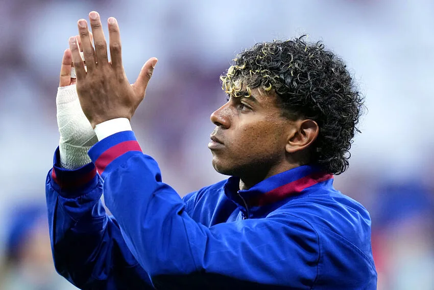 Le Paris Saint-Germain envisage de recruter Lamine Yamal pour renforcer son effectif.