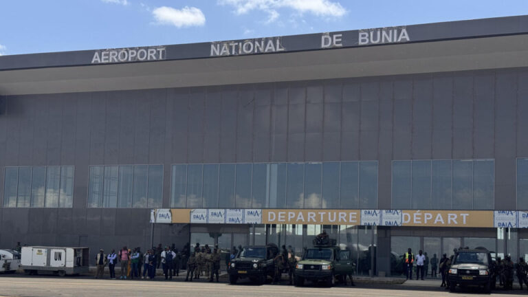 Ebola en RDC : suspension des vols à Bunia perturbe le secteur aérien local
