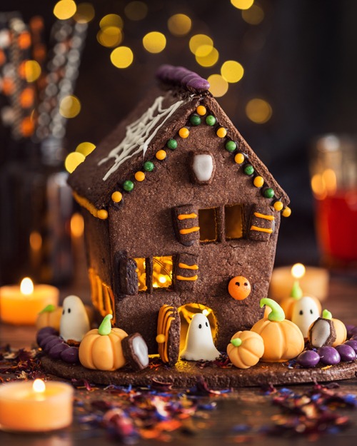 Maison d’Halloween : un événement familial attire des milliers de visiteurs en France