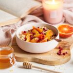 Porridge vitaminé à l&rsquo;orange sanguine et grenade : une nouvelle option nutritionnelle saine.