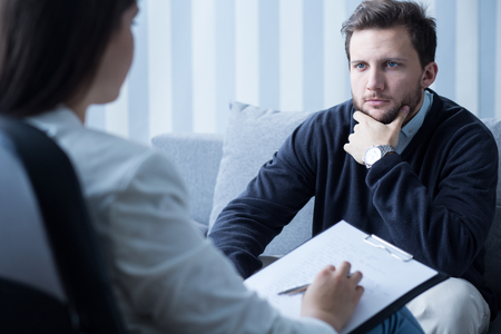 Ratios minimums de soignants en psychiatrie adoptés par le gouvernement français.