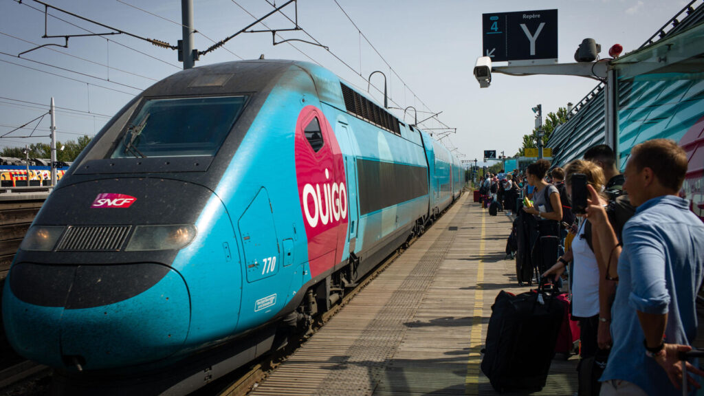 Cdiscount Voyages propose des séjours en train avec tarifs privilégiés pour un enjeu écologique.