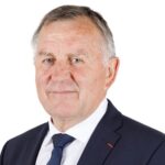 Affaire Jean-Luc Brault : Anticor porte plainte contre des membres du gouvernement français.