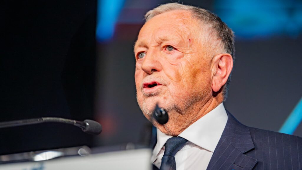 Retrait des délégations de Jean-Michel Aulas suite à une plainte pour viol à Lyon.