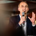 Présidentielle 2027 : Glucksmann face à la pression de LFI et du PS pour mobiliser son camp.