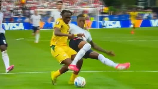 Angleterre-Ghana : décisions arbitrales contestées suscitent des regrets chez les Black Stars.