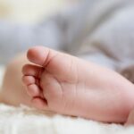 Natalité en France : une tendance à la baisse affecte le modèle social national