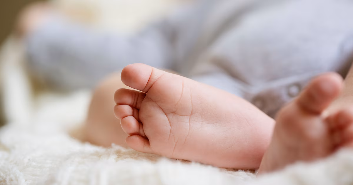 Natalité en France : une tendance à la baisse affecte le modèle social national