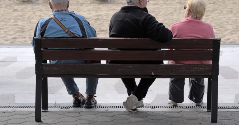 La France face à un vieillissement démographique avec près de 6 millions de seniors supplémentaires