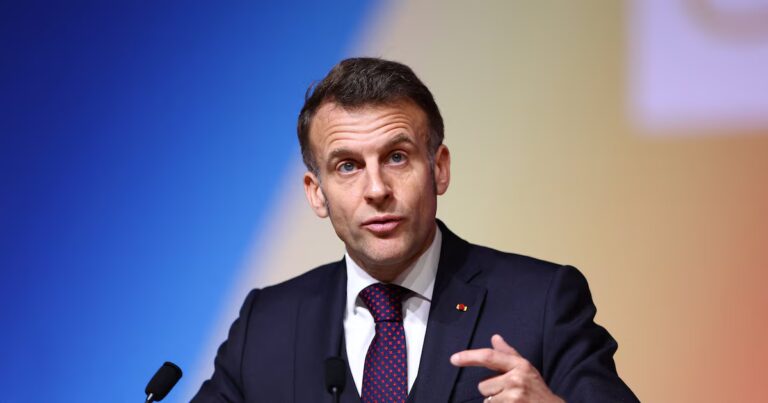 Emmanuel Macron face aux contradictions de la science et de ses conseillers, analyse de L’Express