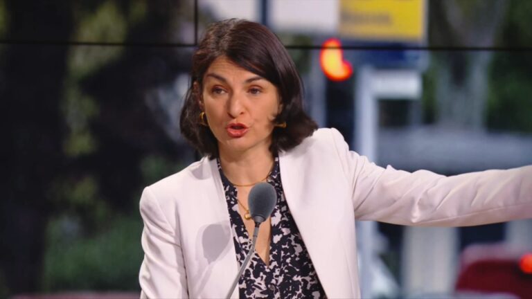 Aurélie Trouvé annonce la résistance citoyenne de LFI en cas de victoire du RN en 2027.