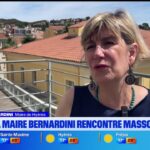 Véronique Bernardini, maire de Hyères, discute de projets avec Jean-Louis Masson, président du Département.