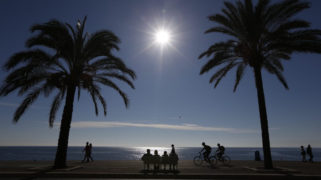 Vacances de la Toussaint : destinations ensoleillées en Europe et leurs conditions climatiques