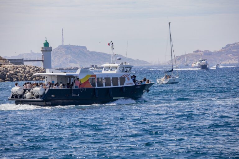 Reprise des navettes maritimes dans le secteur du transport maritime.