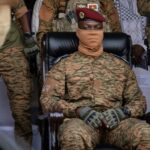 Burkina Faso rompt ses relations diplomatiques avec la France après des tensions persistantes.