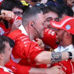 Lewis Hamilton remporte le GP de Barcelone et signe sa première victoire avec Ferrari.