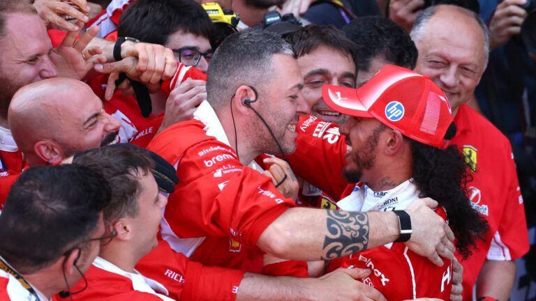 Lewis Hamilton remporte le GP de Barcelone et signe sa première victoire avec Ferrari.