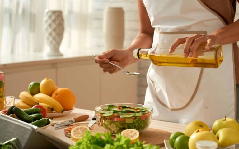 L’huile de chia gagne en popularité dans les cuisines et les routines beauté françaises.