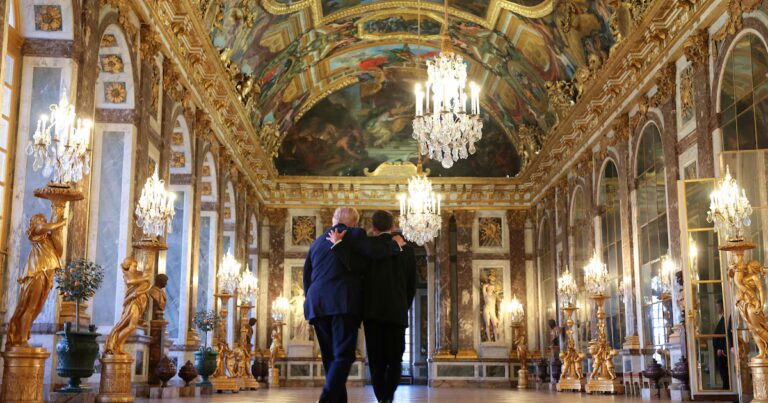 Accueil royal à Versailles pour Donald Trump, soulignant les relations franco-américaines.