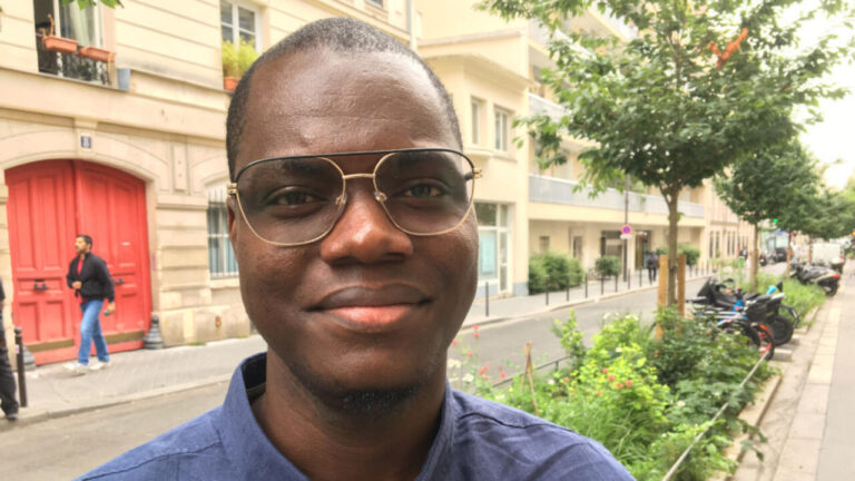 Mali : suspension de « Allô Kledu », Malick Konaté évoque un pouvoir fébrile.