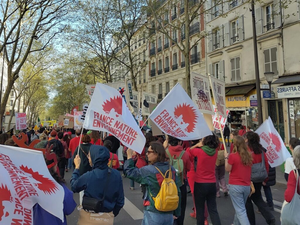 Manifestation contre le racisme et l’extrême droite mobilise des milliers de participants en France