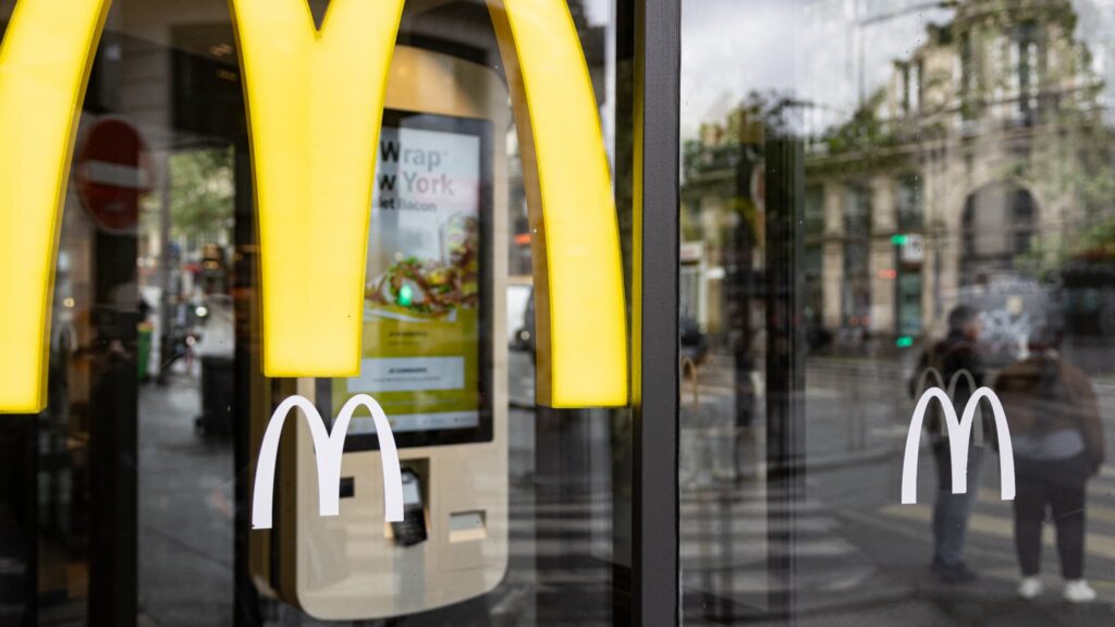 McDonald’s intensifie son offre de poulet face à la baisse de son image qualité-prix.
