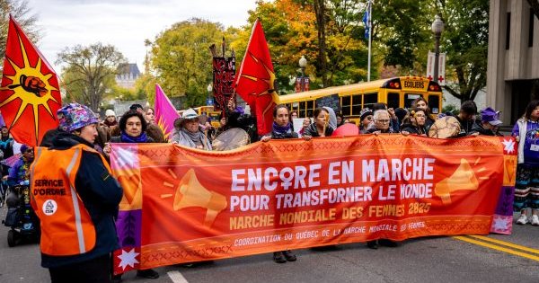 Marche mondiale des femmes : Mères au front mobilisent pour des droits sociaux en France