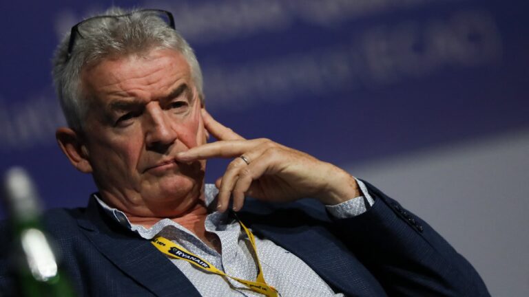 Le patron de Ryanair reste en poste après avoir envisagé de passer la main.