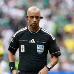 L&rsquo;arbitre mexicain utilise un casque innovant lors de la Coupe du monde 2026.
