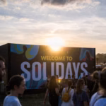 Canicule : annulation du festival Solidays et de la Marche des fiertés à Paris, événements perturbés en France.