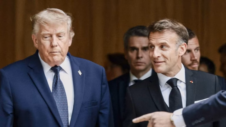 Emmanuel Macron invite Donald Trump à dîner au château de Versailles pour des discussions bilatérales.