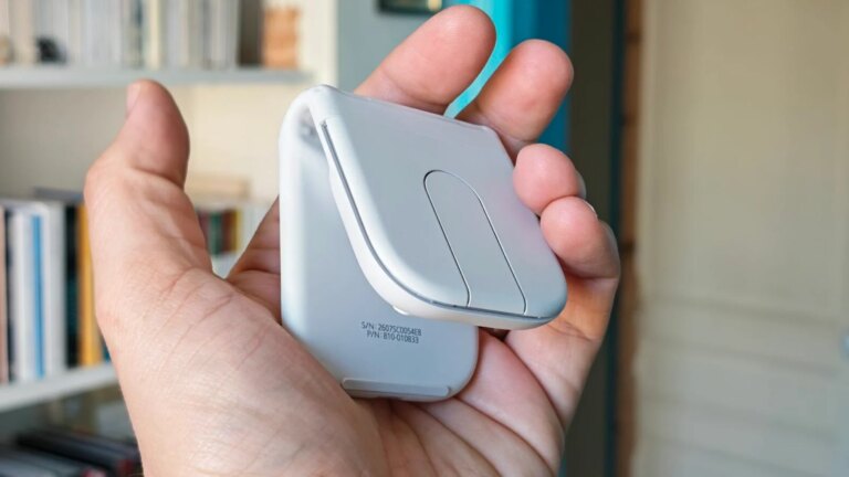 Test de la Logitech Mobi Fold, première souris pliante au monde : analyse des performances.