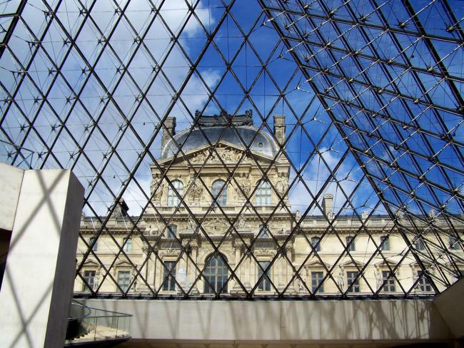 La canicule met en lumière les limites d’adaptation du Louvre, selon Christophe Leribault