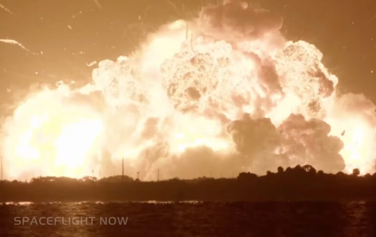 La fusée Blue Origin explose avant son décollage à Cap Canaveral, enquête en cours.