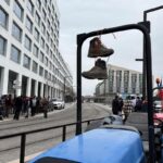 Mobilisation des agriculteurs azuréens : réunion en cours avec Christian Estrosi et soutien des automobilistes.