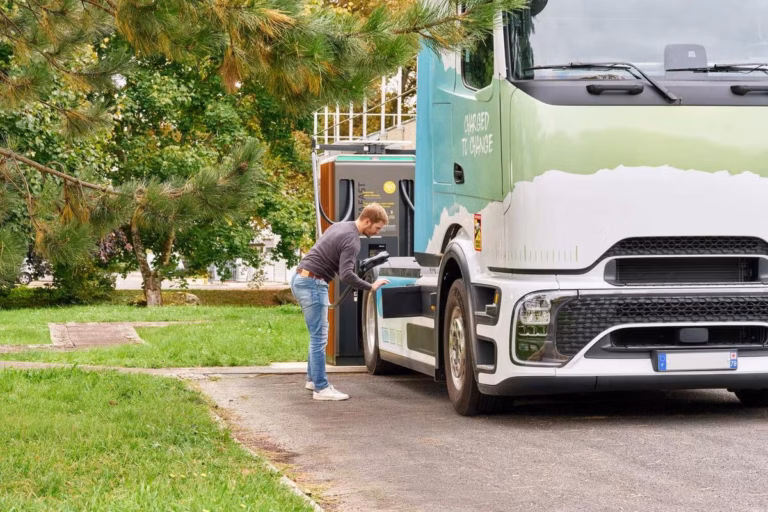Transport lourd : 4 raisons pour les entreprises de passer à l’électrique maintenant