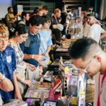 Événement à Nice pour échanger des cartes Pokémon et Panini, visant à populariser la collection.