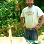 Des artisans de Salernes préservent un savoir-faire ancestral en mettant en valeur leur expertise.