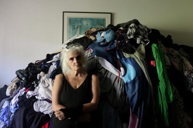 Grève de la faim à Saint-André-de-La-Roche d’une mère mal logée avec son fils.