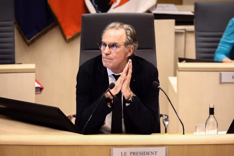 Renaud Muselier clôt sa dernière plénière en tant que président de la Région après dix ans de mandat.