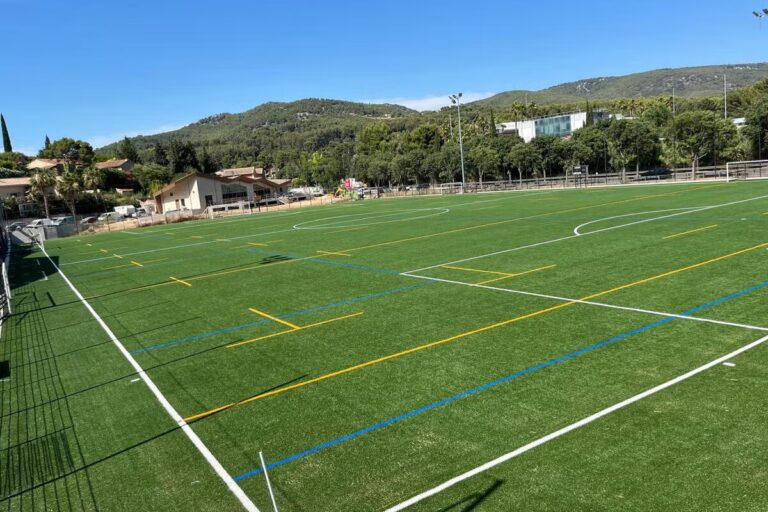 Bandol contrainte d’emprunter tout en garantissant le maintien des impôts inchangés.