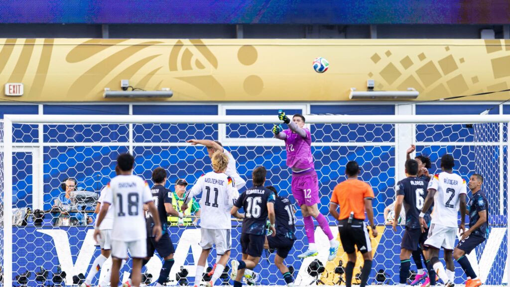 Coupe du monde 2026 : qualification surprise du Paraguay face à l’Allemagne, Riolo parle de « braquage »